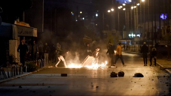 تونس: اعتقال 630 شخصا متورطين في الاضطرابات الليلية التي وقعت في اليوم السابق (الحيوني)