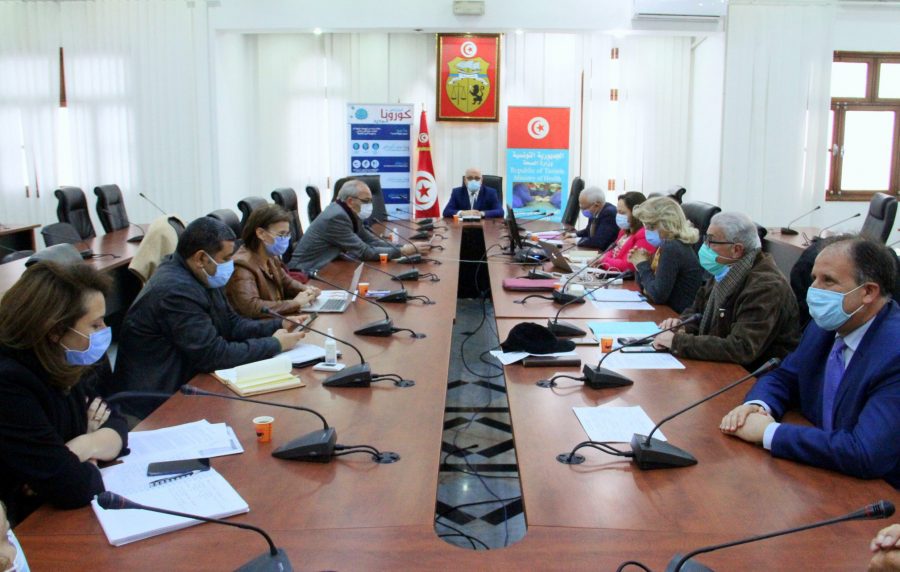 تونس: اللجنة العلمية لمكافحة فيروس كورونا تجتمع في سياق صحي في ...