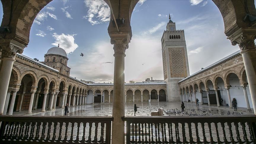 تونس: تعليق جميع الصلاة بالمسجد أثناء الحجز