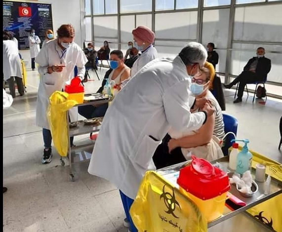 تونس: تطعيم 2076 مديرا طبيا وحملة توعية ضد التسجيل ...