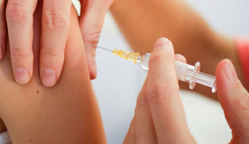 فوزي مهدي: سينطلق التطعيم ضد كوفيد -19 في تونس السبت 13 مارس