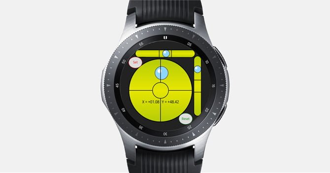 لقطة شاشة لـ Galaxy Watch مع Spirit Level Pro تظهر فقاعات Spirit بالقرب من نقطة المركز.