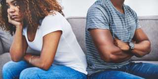 سواء كنت متزوجًا أو متزوجًا ، إليك بعض الأدلة لتحديد ما إذا كان شريكك يفكر في الانفصال.
