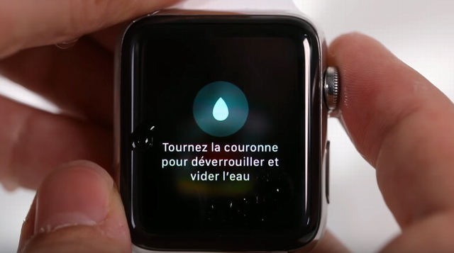 متى تستخدم وضع الماء في Apple Watch؟