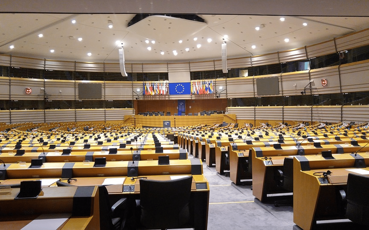 البرلمان الأوروبي amd